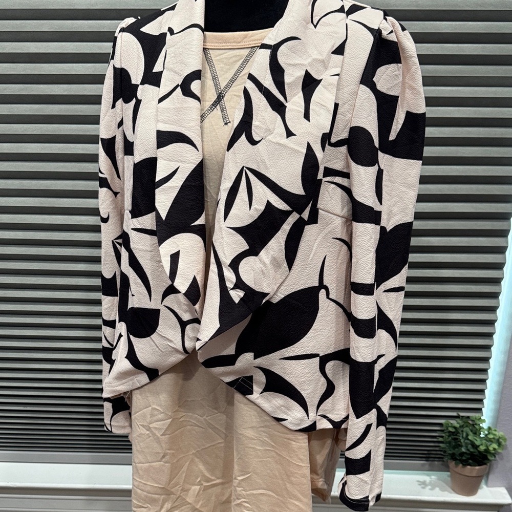 SHEIN Black and Cream Patterned Blazer
